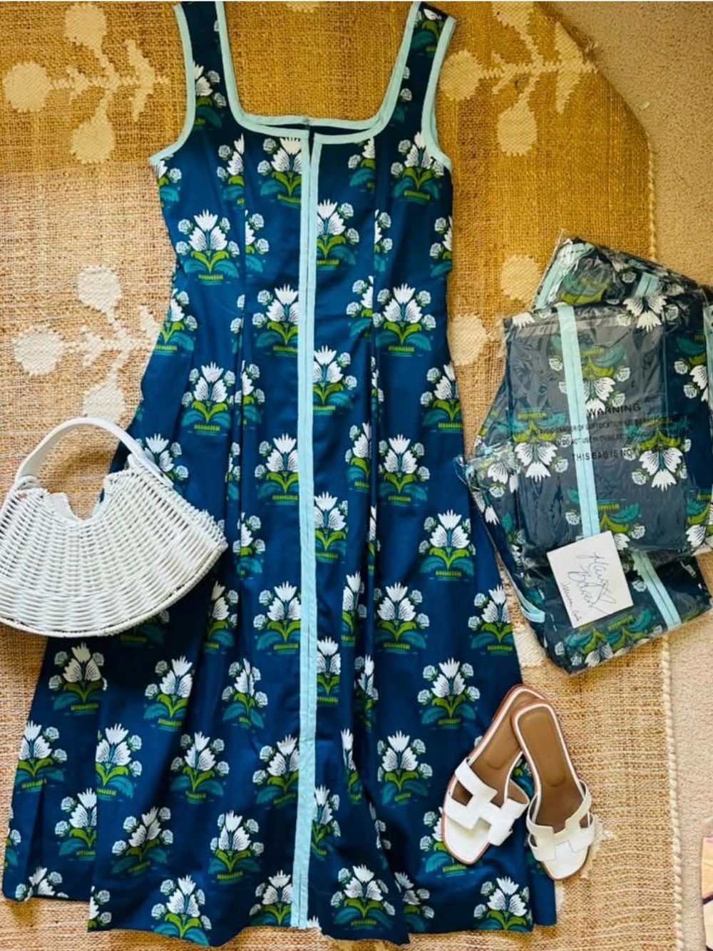 So pretty!! NIB Jewel Tone Floral Bouquet Print Midi Tuckernuck S M L - Picture 6 of 8